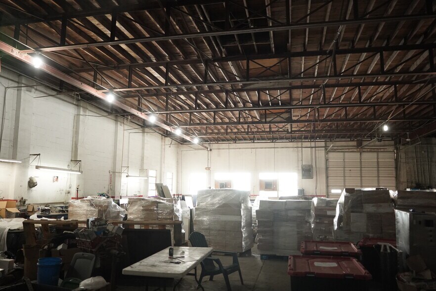 More Photos Of 215 N Main Ave, Big Lake Flex For Sale