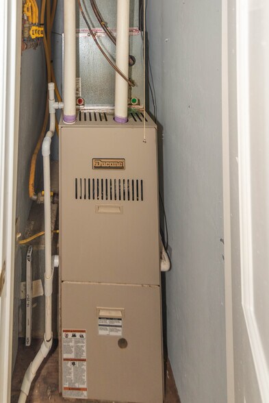 More Photos Of 2445 Lakeview Ave, Baltimore Apartments For Sale