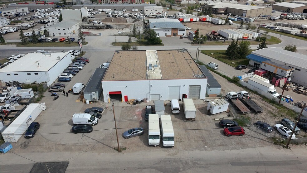 More Photos Of 59 East Lake Cres NE, Airdrie Service For Sale