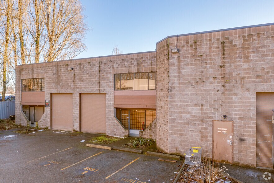 More Photos Of 2551 Vauxhall Pl, Richmond Flex For Lease