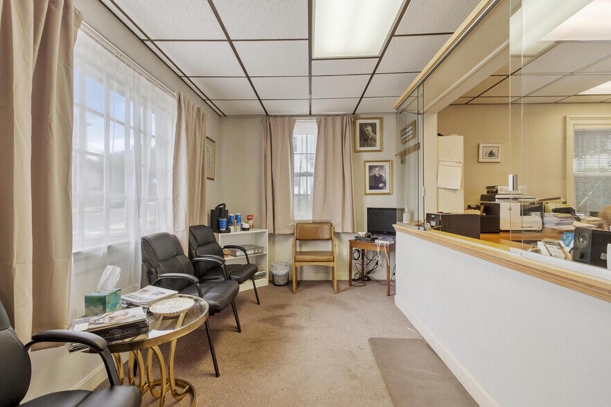 More Photos Of 77 Merriam Ave, Leominster Office For Sale