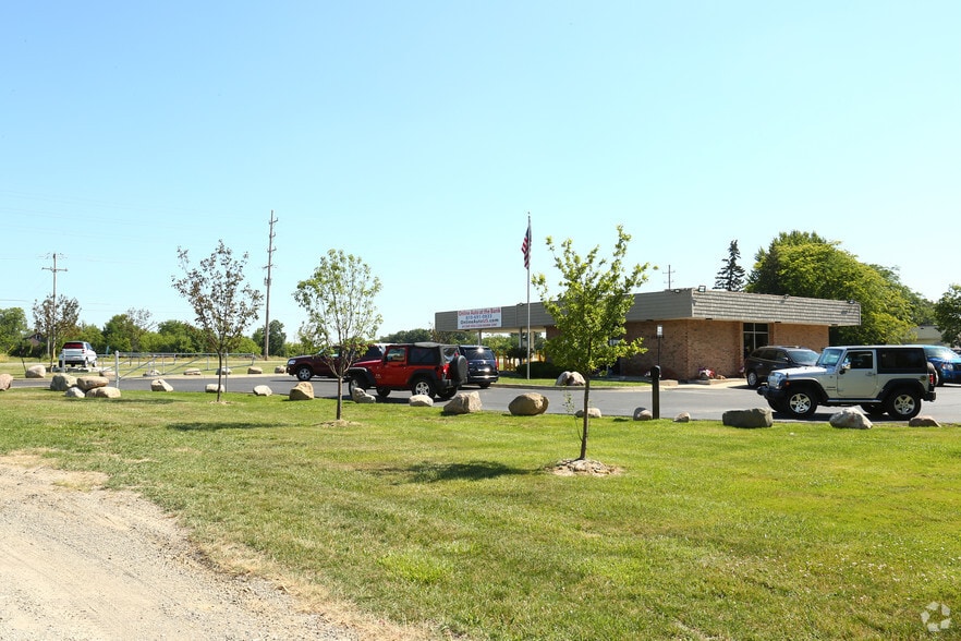 More Photos Of 11293 Torrey Rd, Fenton Storefront Retail Office For Sale