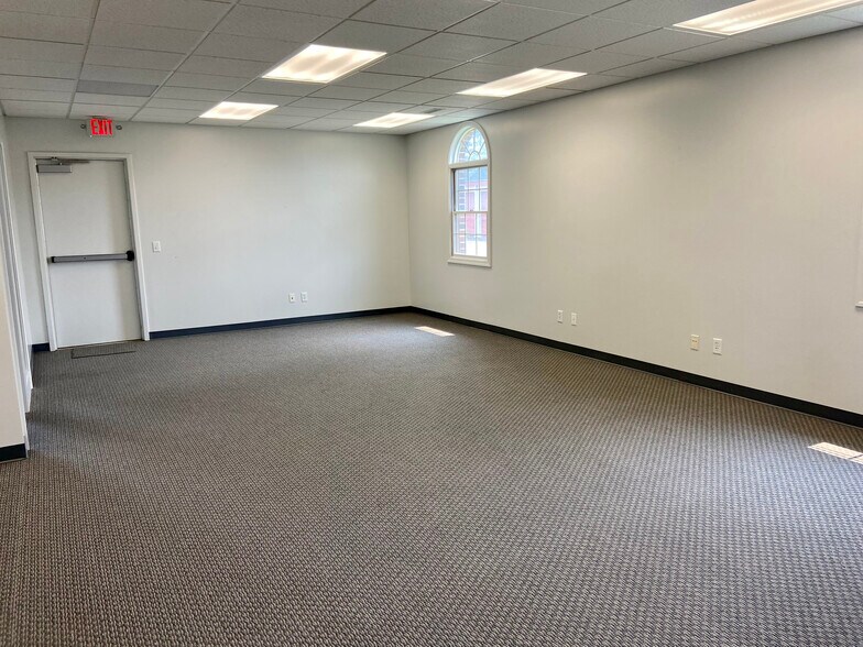 More Photos Of 4824-4836 Frank Ave NW, Canton Office For Lease