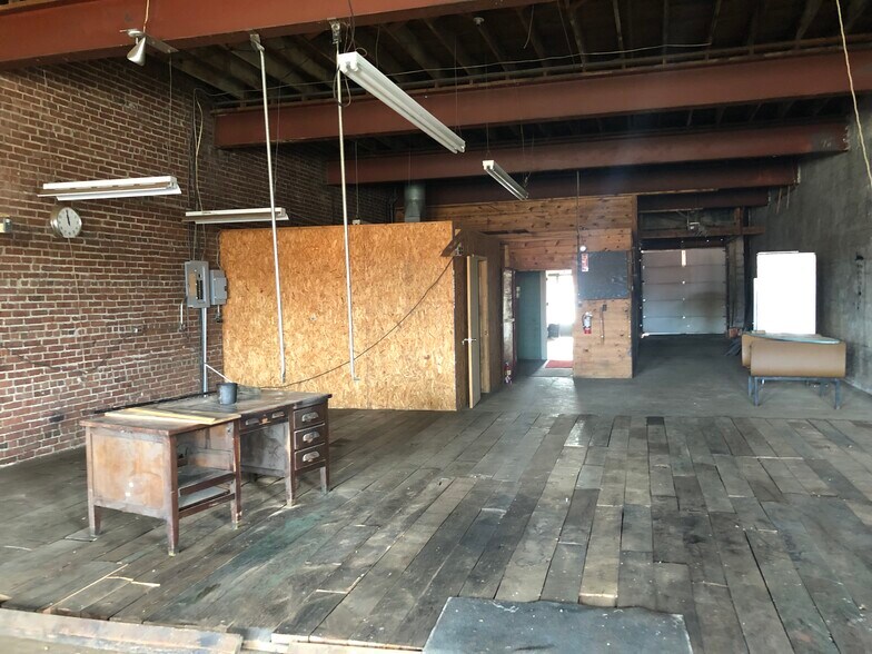 More Photos Of 6 1st Ave NW, Hickory General Retail For Lease