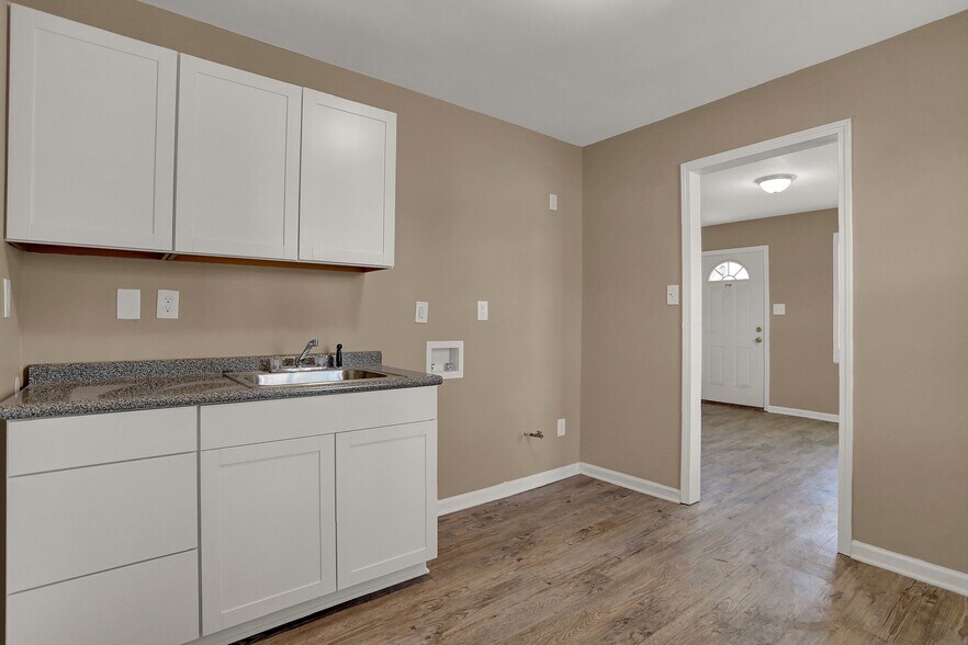 More Photos Of 1572 Hanauer St, Memphis Apartments For Sale