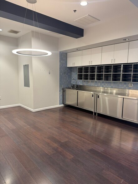 More Photos Of 13380 Clarksville Pike, Highland Unknown For Lease