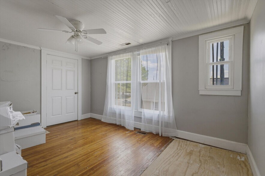 More Photos Of 408 S Green St, Morganton Specialty For Sale