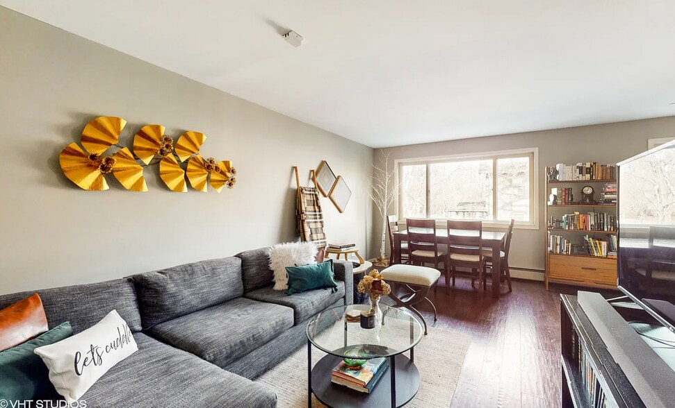 More Photos Of 950 Washington Blvd, Oak Park Apartments For Sale