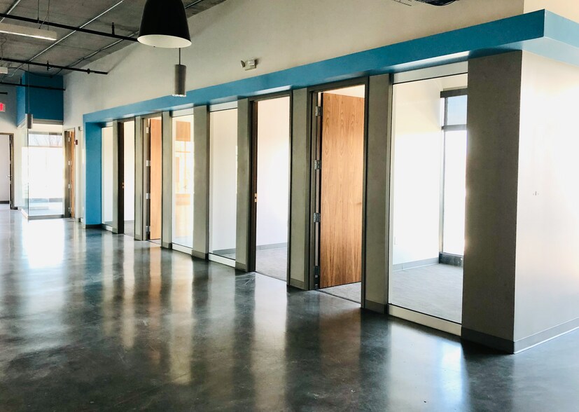 More Photos Of 5951 NW 63rd St, Kansas City Apartments For Lease
