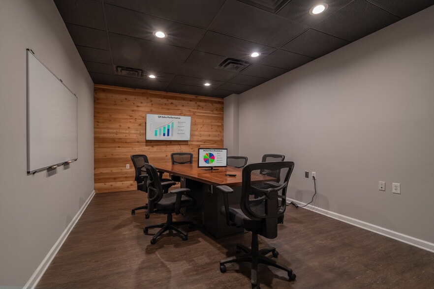 More Photos Of 2370 Justin Trl, Alpharetta Light Manufacturing For Sale