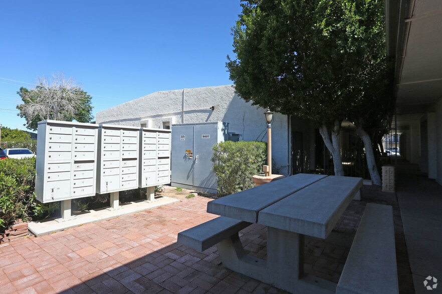 More Photos Of 6730 E McDowell Rd, Scottsdale Loft Creative Space For Sale