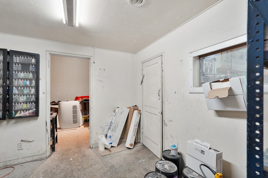 More Photos Of 245 24th St, Richmond Auto Repair For Sale