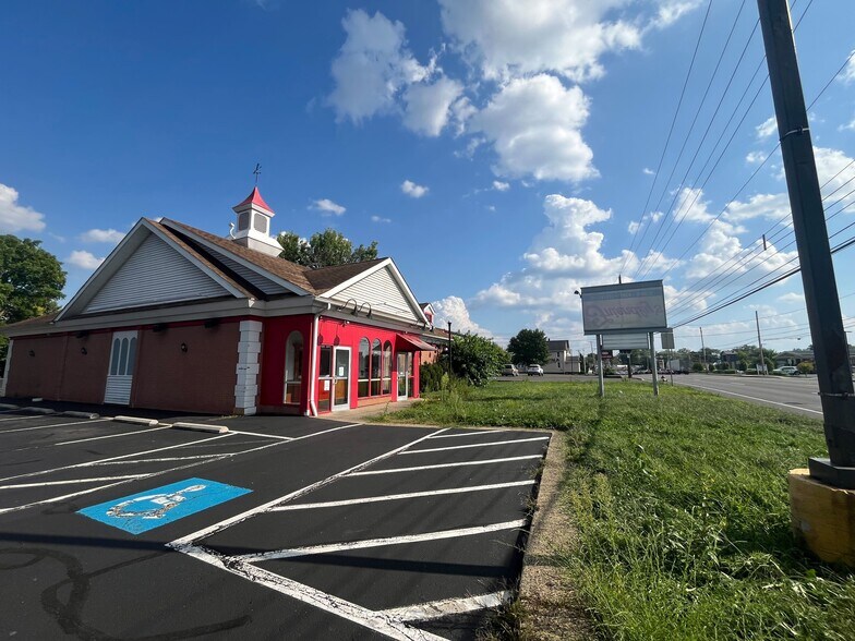 More Photos Of 168 Easton Rd, Horsham Township Restaurant For Lease