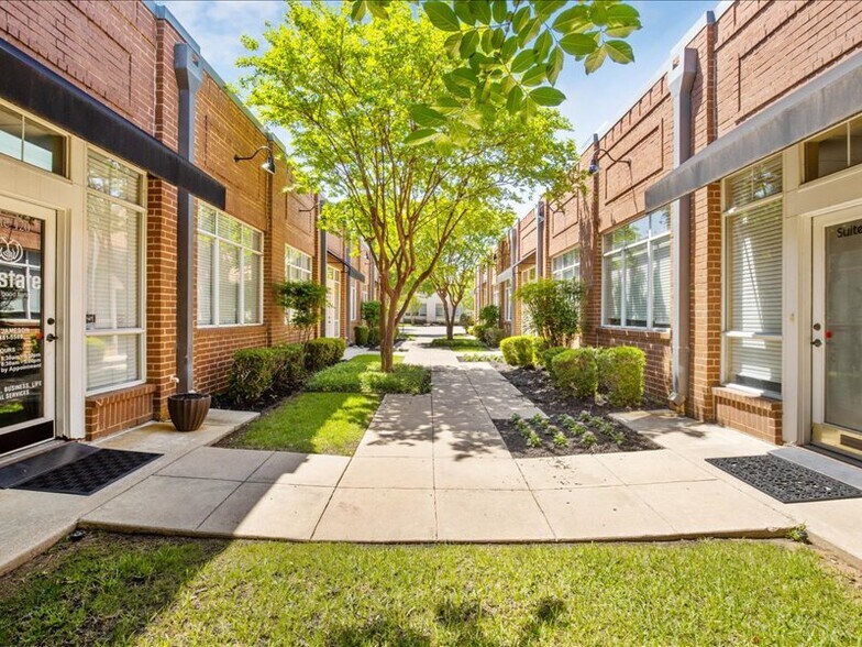 More Photos Of 502 N Carroll Ave, Southlake Unknown For Lease