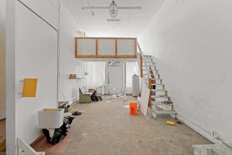 More Photos Of 5555-5559 Claremont Ave, Oakland Storefront For Sale