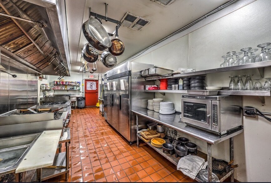 More Photos Of 1108 E Lake Mead Blvd, North Las Vegas Restaurant For Lease