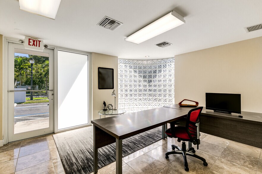 More Photos Of 611 NE 13th St, Fort Lauderdale Loft Creative Space For Lease