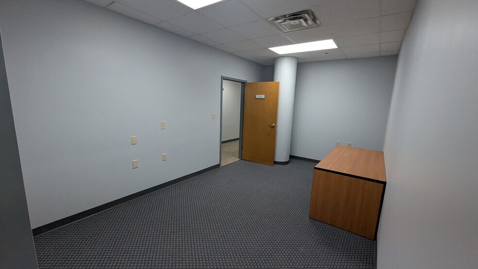 More Photos Of 260 E Main St, Rochester Medical For Lease