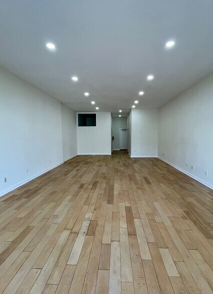 More Photos Of 2301-2309 Main St, Santa Monica Storefront Retail Office For Lease