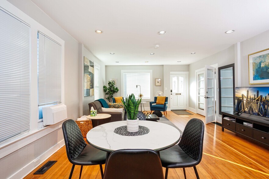 More Photos Of 4124 N Mississippi Ave, Portland Flex For Lease