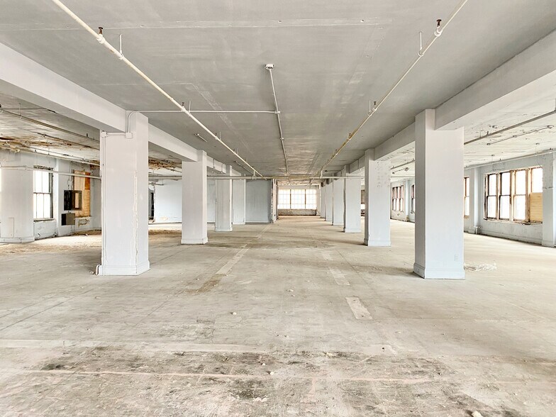 More Photos Of 1701-1709 Locust St, Saint Louis Warehouse For Sale