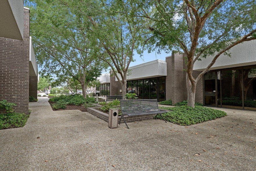 More Photos Of 4354 S Sherwood Forest Blvd, Baton Rouge Office For Lease