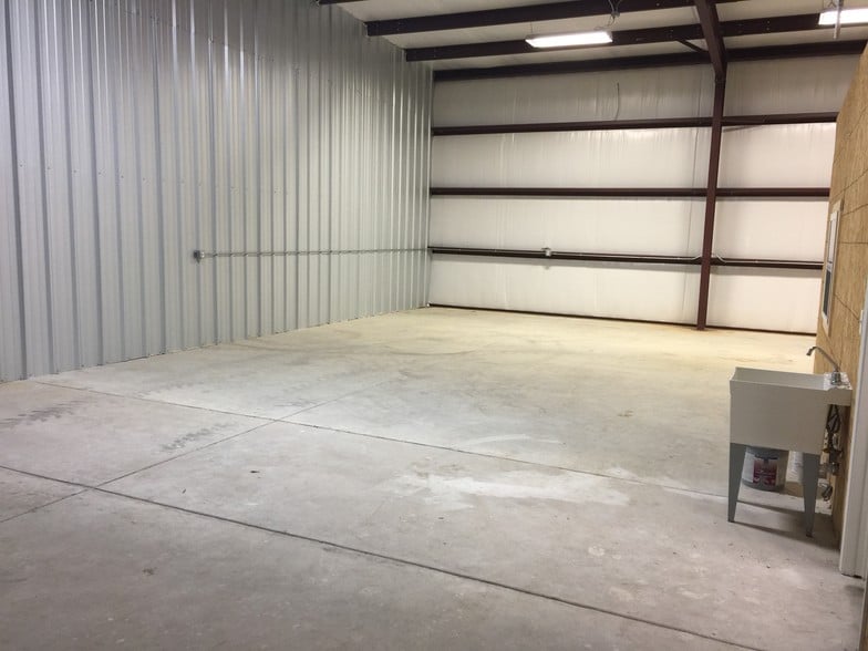 More Photos Of 5501 Fishtrap Rd, Denton Industrial For Sale