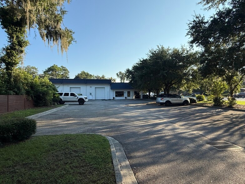 More Photos Of 8115 Waters Ave, Savannah Showroom For Sale