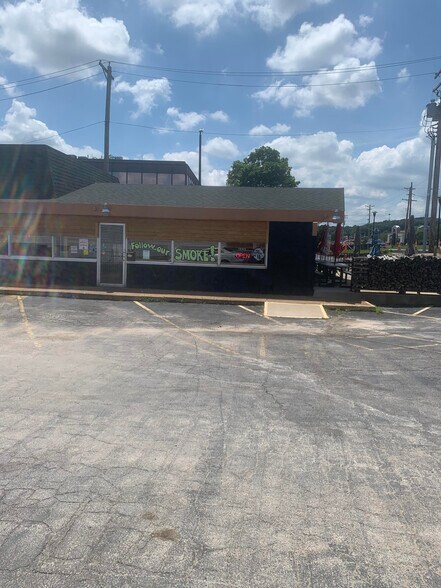 More Photos Of 544 Gravois Rd, Fenton Restaurant For Lease