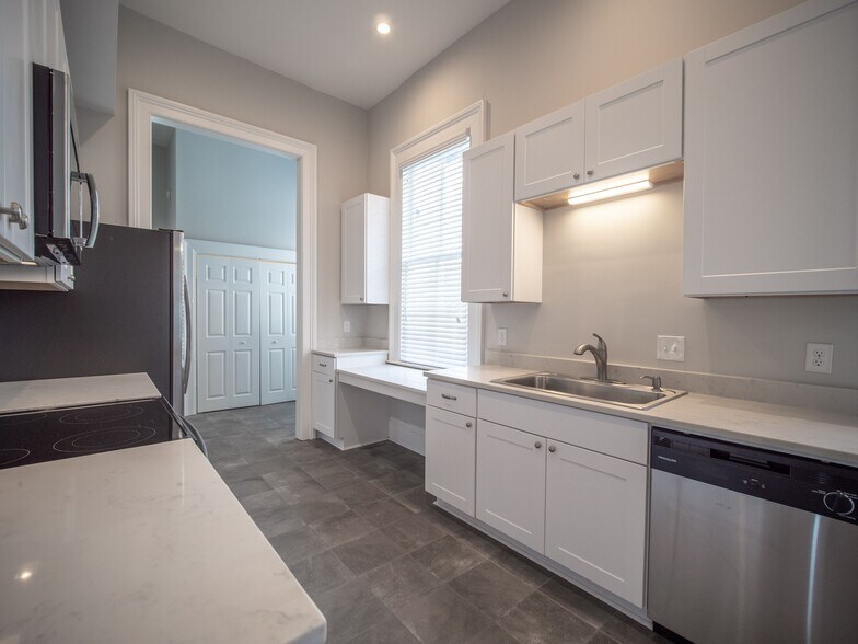 More Photos Of 112 Rutledge Ave, Charleston Office Residential For Sale