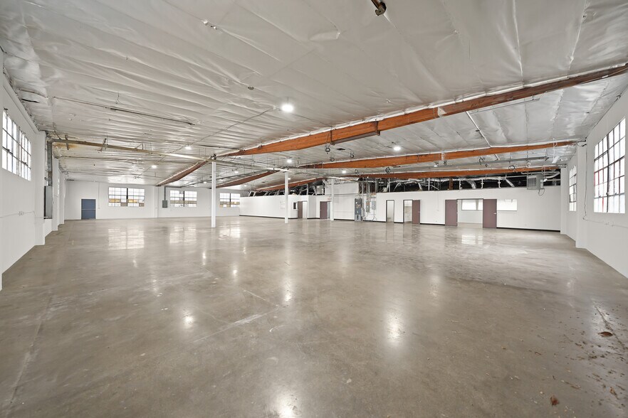 More Photos Of 13214 Crenshaw Blvd, Gardena Warehouse For Lease