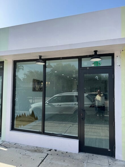 More Photos Of 811-817 Belvedere Rd, West Palm Beach Storefront Retail Office For Lease