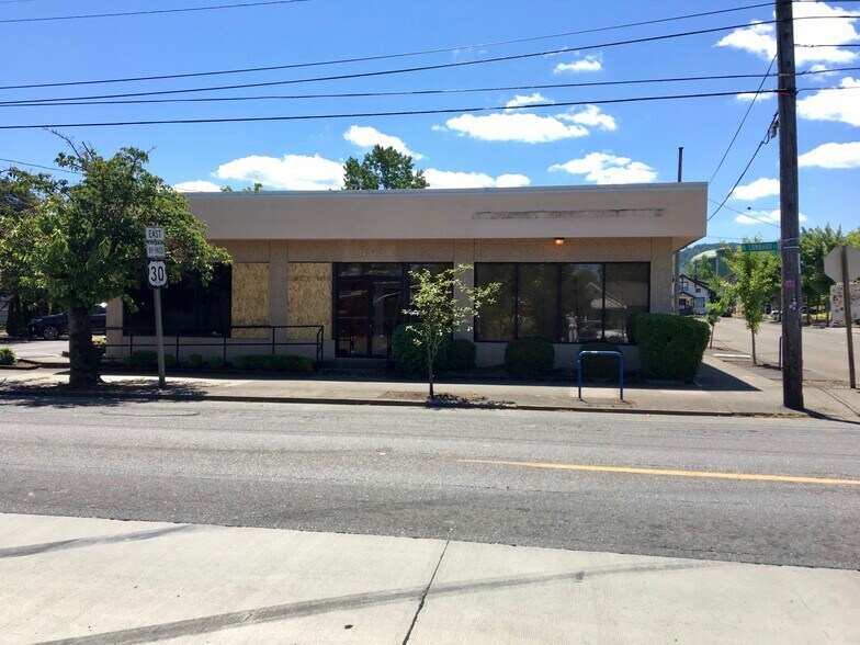 More Photos Of 8040 N Lombard St, Portland Bank For Sale