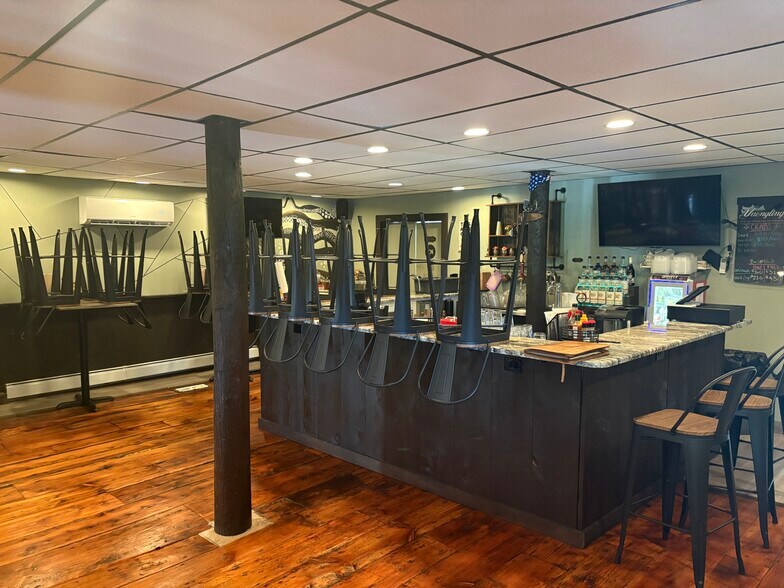 More Photos Of 6486 Lincoln Hwy W, Thomasville Restaurant For Sale