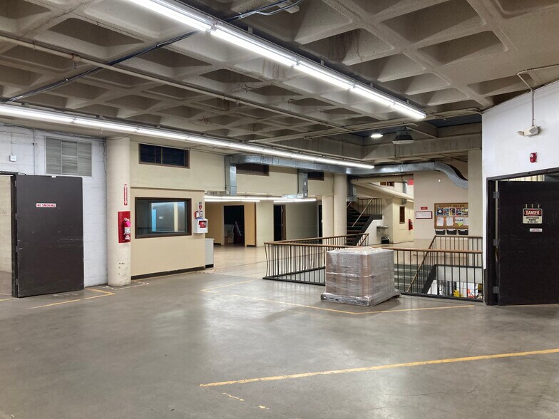 More Photos Of 700 Garfield Ave, Duluth Freestanding For Sale