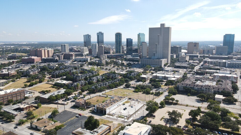 More Photos Of 910 Collier St, Fort Worth Loft Creative Space For Lease