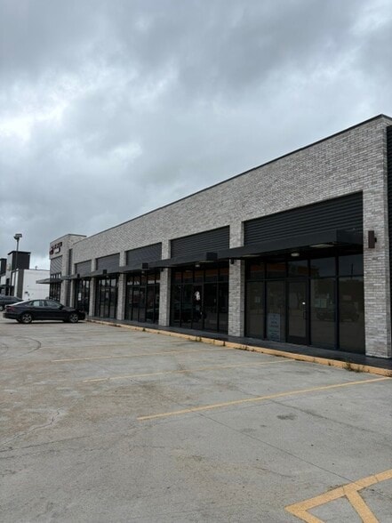 More Photos Of 7241 Lawndale St, Houston Storefront For Lease