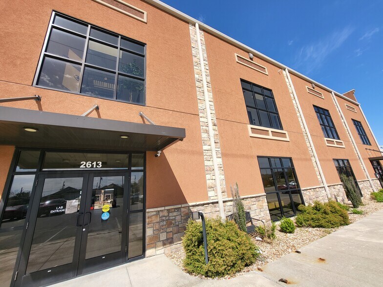 More Photos Of 2613 Main St, Joplin Medical For Sale