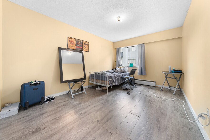 More Photos Of 325 Ash St, New Westminster Apartments For Sale