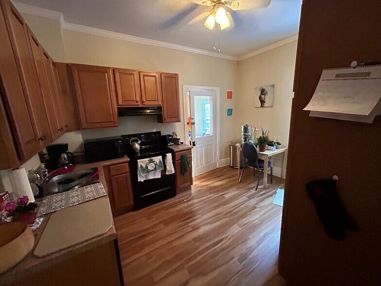 More Photos Of 566 Main St, Royersford Office For Sale