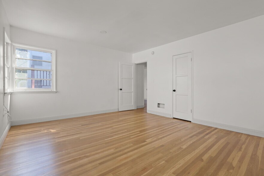 More Photos Of 4409 Victoria Park Dr, Los Angeles Apartments For Sale