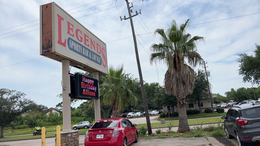 More Photos Of 12373 Scarsdale Blvd, Houston Unknown For Lease