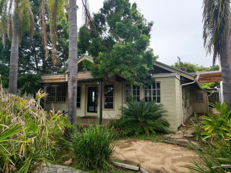 More Photos Of 3127 Santa Monica Blvd, Santa Monica Freestanding For Lease