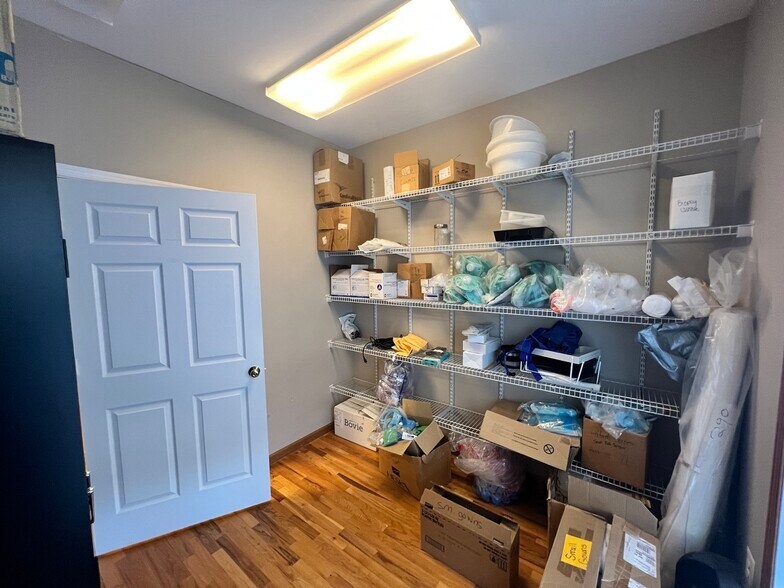 More Photos Of 4135 Old Town Rd, Huntingtown Office Residential For Lease