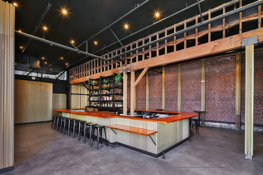 More Photos Of 1948 E 7th St, Los Angeles Bar For Lease