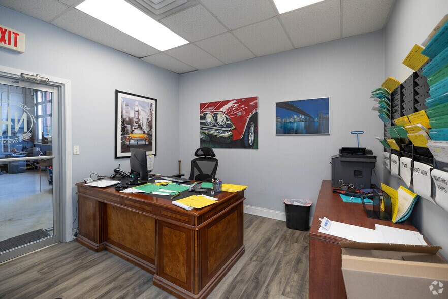 More Photos Of 910 3rd Ave, New Hyde Park Warehouse For Sale