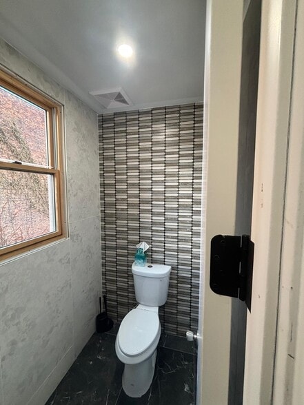 More Photos Of 5012 20th Ave, Brooklyn Office For Lease