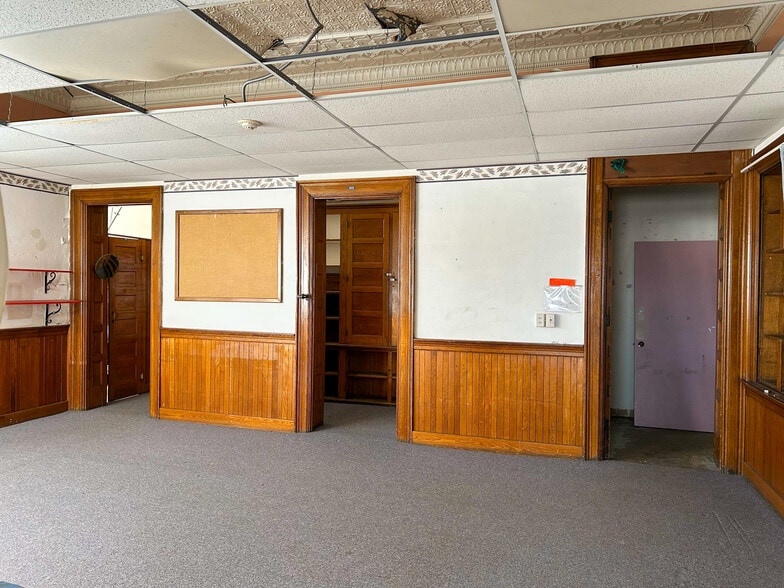 More Photos Of 1101 E 2nd St, Jamestown Schools For Sale