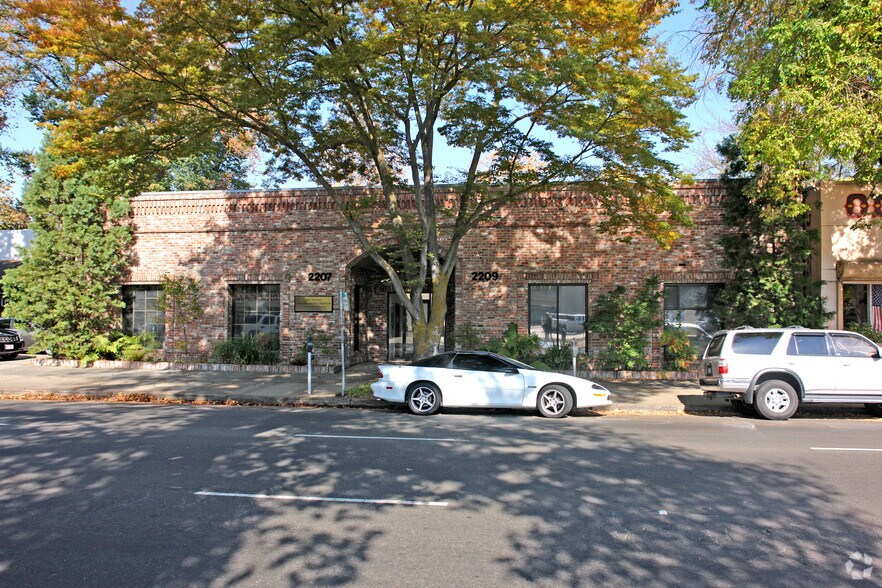 More Photos Of 2207-2209 J St, Sacramento Office For Lease