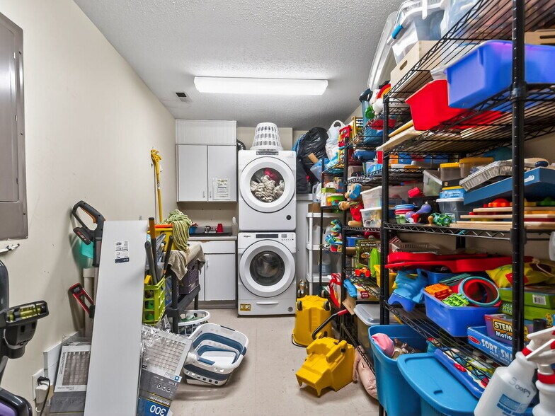 More Photos Of 1480 McNeill Rd, Sanford Flex For Sale